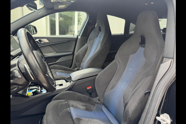 BMW 2 Serie Gran Coupé M235i xDrive High Exe, M Performance, Schaalstoel, Head-up, Harman/Kardon, Adaptive Cruise . Een proefrit levert het bewijs. Neem contact op en we maken een afspraak!