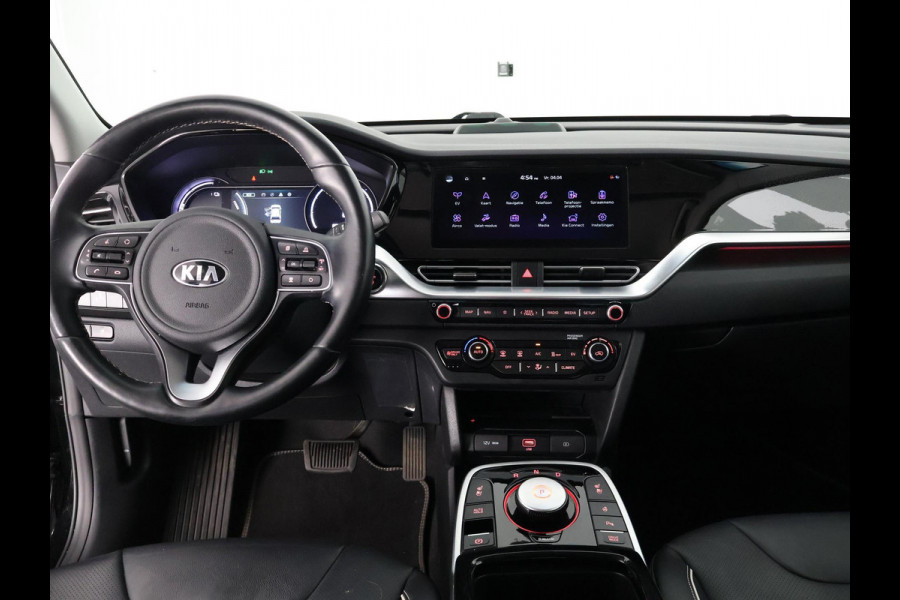 Kia e-Niro ExecutiveLine 64 kWh 1e EIG ACCUTEST 100% BIJNA 2021! 204 PK WLTP 468 KM!! 3-FASE. NAVI.DODEHOEK WARMTEPOMP GARANTIE TOT 12-2030**