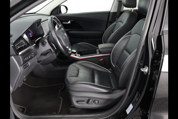 Kia e-Niro ExecutiveLine 64 kWh 1e EIG ACCUTEST 100% BIJNA 2021! 204 PK WLTP 468 KM!! 3-FASE. NAVI.DODEHOEK WARMTEPOMP GARANTIE TOT 12-2030**