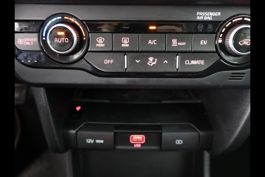 Kia e-Niro ExecutiveLine 64 kWh 1e EIG ACCUTEST 100% BIJNA 2021! 204 PK WLTP 468 KM!! 3-FASE. NAVI.DODEHOEK WARMTEPOMP GARANTIE TOT 12-2030**