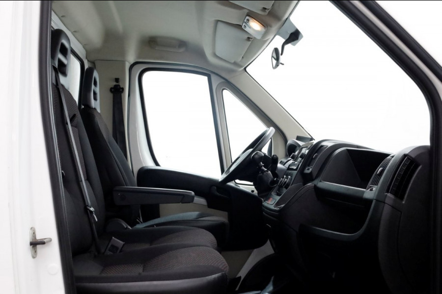 Peugeot Boxer 435 2.0 BlueHDI 165pk E6 Bakwagen met laadklep en zijdeur L445cm 07-2019