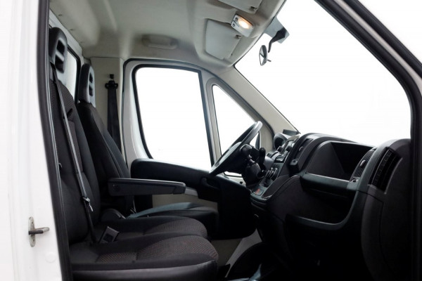 Peugeot Boxer 435 2.0 BlueHDI 165pk E6 Bakwagen met laadklep en zijdeur L445cm 07-2019