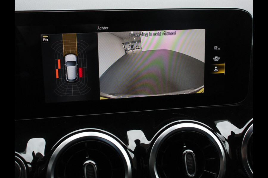 Mercedes-Benz GLA 200 Automaat AMG Line Nieuw model! | Navigatie | Climate Control | Camera | Half leder/alcantara | Led | Electrische achterklep | 19"Lichtmetalen velgen