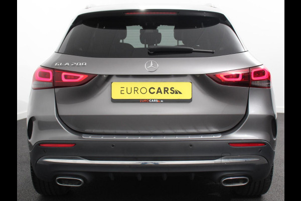Mercedes-Benz GLA 200 Automaat AMG Line Nieuw model! | Navigatie | Climate Control | Camera | Half leder/alcantara | Led | Electrische achterklep | 19"Lichtmetalen velgen