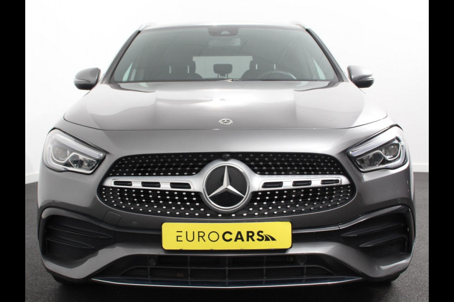 Mercedes-Benz GLA 200 Automaat AMG Line Nieuw model! | Navigatie | Climate Control | Camera | Half leder/alcantara | Led | Electrische achterklep | 19"Lichtmetalen velgen
