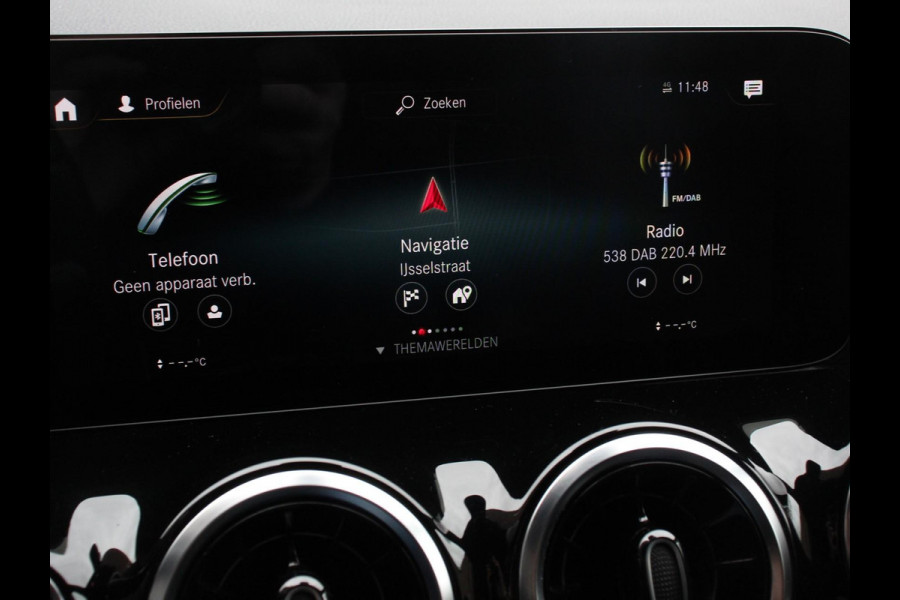 Mercedes-Benz GLA 200 Automaat AMG Line Nieuw model! | Navigatie | Climate Control | Camera | Half leder/alcantara | Led | Electrische achterklep | 19"Lichtmetalen velgen