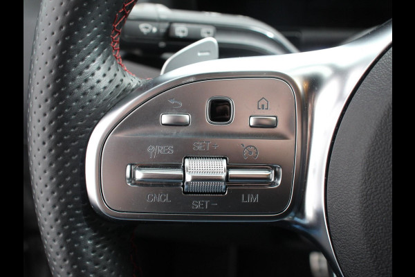 Mercedes-Benz GLA 200 Automaat AMG Line Nieuw model! | Navigatie | Climate Control | Camera | Half leder/alcantara | Led | Electrische achterklep | 19"Lichtmetalen velgen