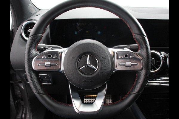Mercedes-Benz GLA 200 Automaat AMG Line Nieuw model! | Navigatie | Climate Control | Camera | Half leder/alcantara | Led | Electrische achterklep | 19"Lichtmetalen velgen