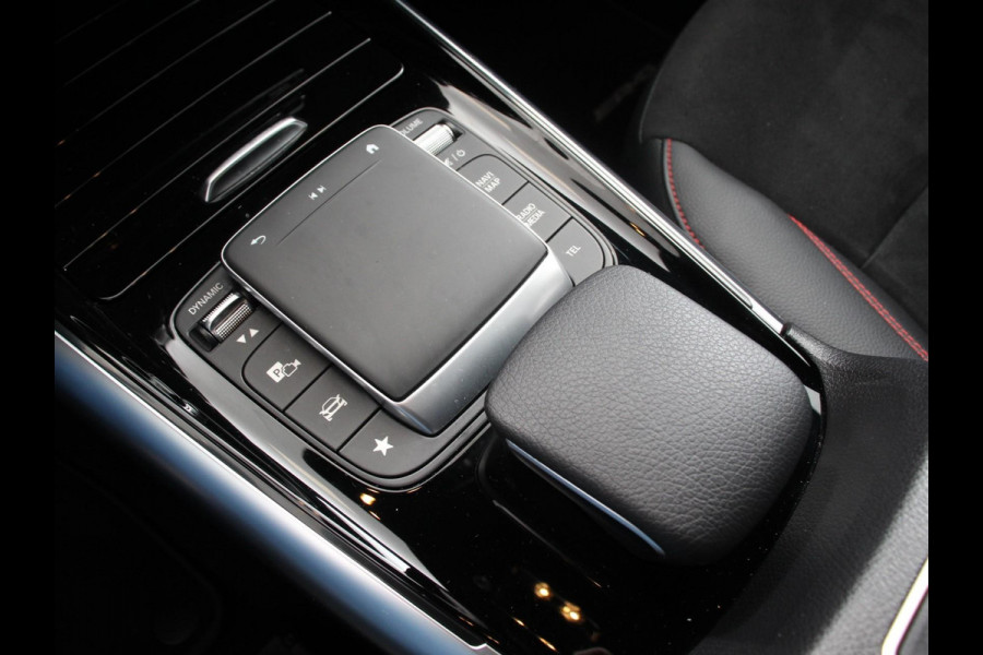 Mercedes-Benz GLA 200 Automaat AMG Line Nieuw model! | Navigatie | Climate Control | Camera | Half leder/alcantara | Led | Electrische achterklep | 19"Lichtmetalen velgen