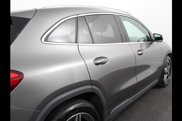 Mercedes-Benz GLA 200 Automaat AMG Line Nieuw model! | Navigatie | Climate Control | Camera | Half leder/alcantara | Led | Electrische achterklep | 19"Lichtmetalen velgen