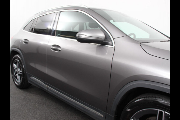 Mercedes-Benz GLA 200 Automaat AMG Line Nieuw model! | Navigatie | Climate Control | Camera | Half leder/alcantara | Led | Electrische achterklep | 19"Lichtmetalen velgen