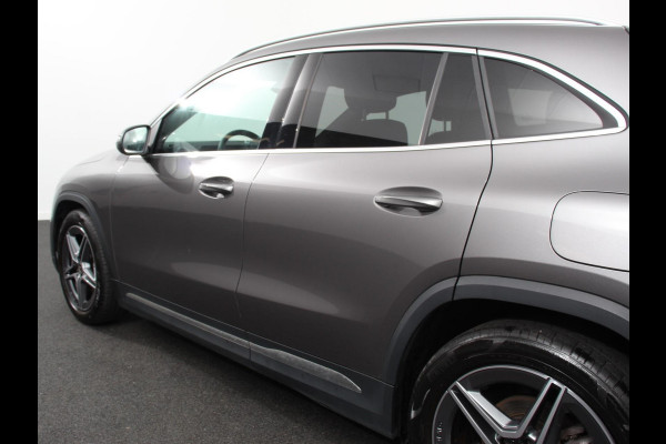 Mercedes-Benz GLA 200 Automaat AMG Line Nieuw model! | Navigatie | Climate Control | Camera | Half leder/alcantara | Led | Electrische achterklep | 19"Lichtmetalen velgen