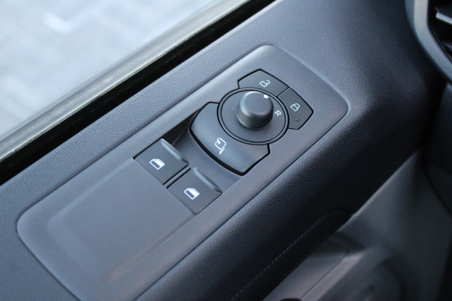 Ford Transit Custom 320 2.0 TDCI L2H1 Trend 170pk - Stoelverwarming - LED - Camera - Carplay/Android - Cruise - Rijklaar