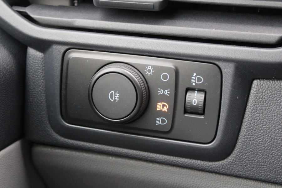 Ford Transit Custom 320 2.0 TDCI L2H1 Trend DC 136pk - Trekhaak - Camera - Stoelverwarming - Carplay/Android - Rijklaar