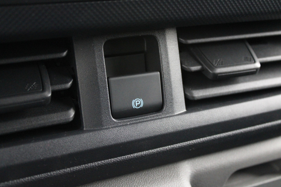Ford Transit Custom 320 2.0 TDCI L2H1 Trend DC 136pk - Trekhaak - Camera - Stoelverwarming - Carplay/Android - Rijklaar