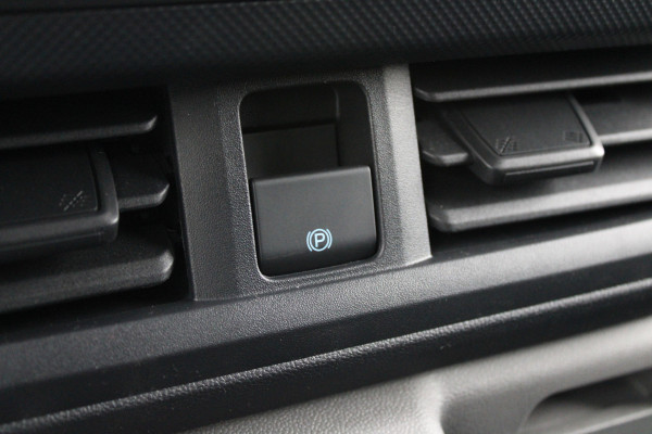 Ford Transit Custom 320 2.0 TDCI L2H1 Trend DC 136pk - Trekhaak - Camera - Stoelverwarming - Carplay/Android - Rijklaar