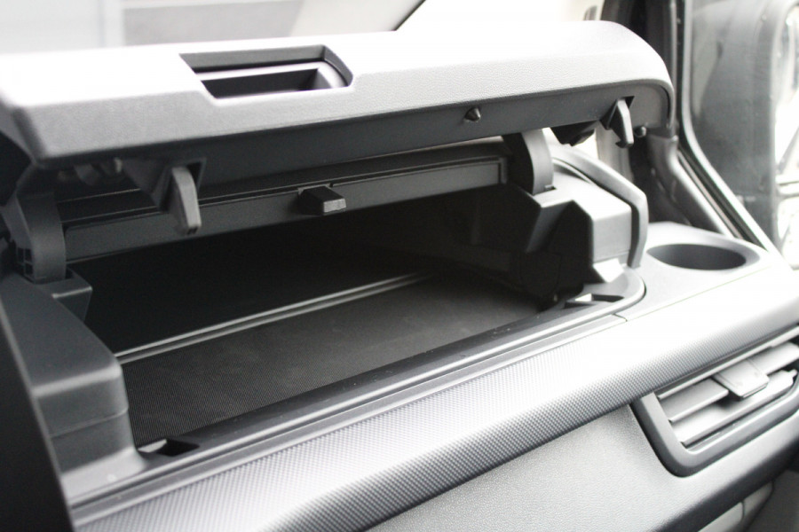 Ford Transit Custom 320 2.0 TDCI L2H1 Trend DC 136pk - Trekhaak - Camera - Stoelverwarming - Carplay/Android - Rijklaar