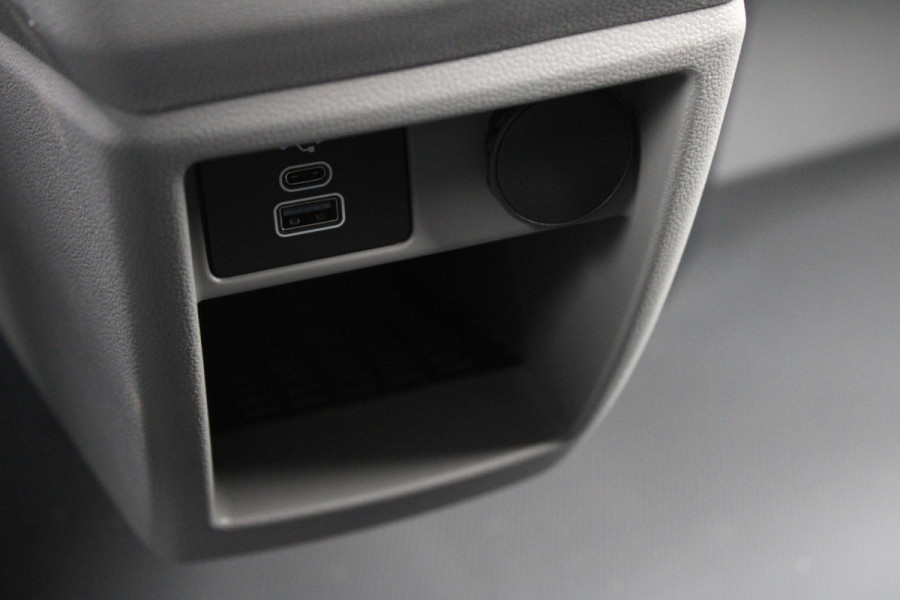 Ford Transit Custom 320 2.0 TDCI L2H1 Trend DC 136pk - Trekhaak - Camera - Stoelverwarming - Carplay/Android - Rijklaar