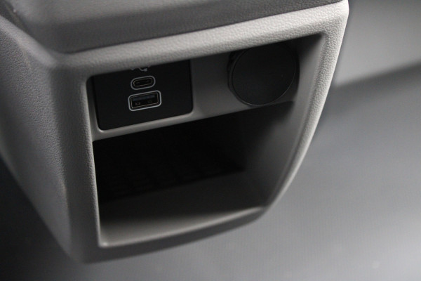 Ford Transit Custom 320 2.0 TDCI L2H1 Trend DC 136pk - Trekhaak - Camera - Stoelverwarming - Carplay/Android - Rijklaar