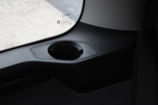 Ford Transit Custom 320 2.0 TDCI L2H1 Trend DC 136pk - Trekhaak - Camera - Stoelverwarming - Carplay/Android - Rijklaar