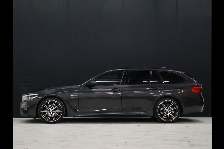 BMW 5 Serie Touring 520i M Sport [SCHUIFKANTELDAK, TREKHAAK, CAMERA, AUTOMATISCHE STOELEN, CRUISE CONTROL, HUD, APPLE CARPLAY, ANDROID AUTO, STOELVERWARMING, AUTO AIRCO, NAVI, NIEUWSTAAT]