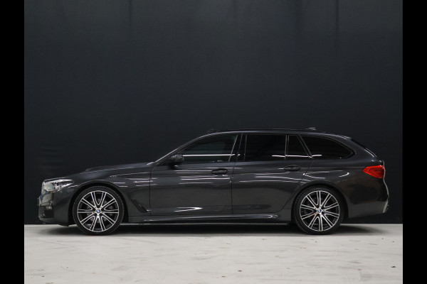 BMW 5 Serie Touring 520i M Sport [SCHUIFKANTELDAK, TREKHAAK, CAMERA, AUTOMATISCHE STOELEN, CRUISE CONTROL, HUD, APPLE CARPLAY, ANDROID AUTO, STOELVERWARMING, AUTO AIRCO, NAVI, NIEUWSTAAT]