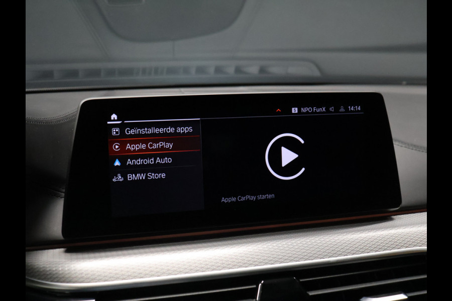 BMW 5 Serie Touring 520i M Sport [SCHUIFKANTELDAK, TREKHAAK, CAMERA, AUTOMATISCHE STOELEN, CRUISE CONTROL, HUD, APPLE CARPLAY, ANDROID AUTO, STOELVERWARMING, AUTO AIRCO, NAVI, NIEUWSTAAT]