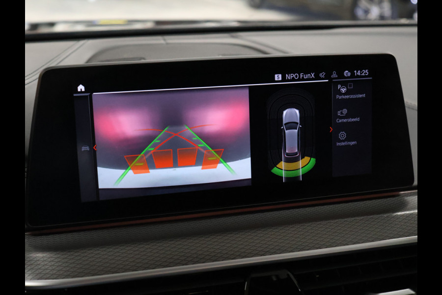 BMW 5 Serie Touring 520i M Sport [SCHUIFKANTELDAK, TREKHAAK, CAMERA, AUTOMATISCHE STOELEN, CRUISE CONTROL, HUD, APPLE CARPLAY, ANDROID AUTO, STOELVERWARMING, AUTO AIRCO, NAVI, NIEUWSTAAT]