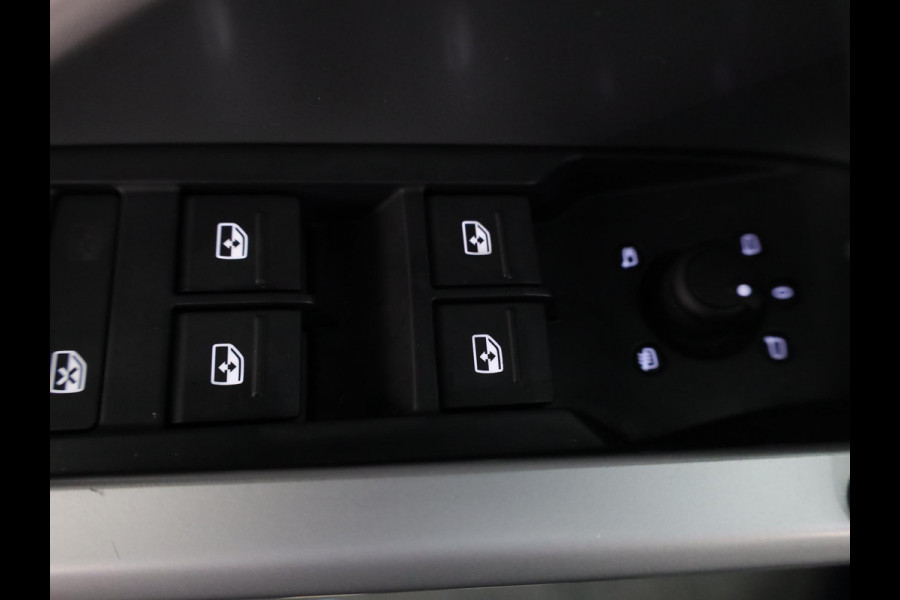 Audi Q3 35 TFSI Pro Line business 150 pk S-tronic | Navigatie | Parkeersensoren achter | Adaptieve cruise control | Lichtmetalen velgen 19" | Stoelverwarming |