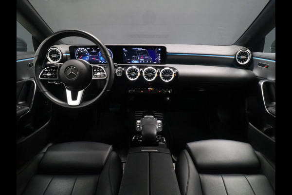 Mercedes-Benz CLA-Klasse Shooting Brake 180 Business Solution Luxury [AUTOMATISCHE ACHTERKLEP, CAMERA, PDC 360, CRUISE CONTROL, FLIPPERS, SFEERVERLICHTING, BLUETOOTH TELEFOON, AUTOMATISCHE AIRCONDITIONING, NIEUWSTAAT]