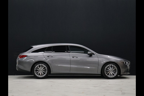 Mercedes-Benz CLA-Klasse Shooting Brake 180 Business Solution Luxury [AUTOMATISCHE ACHTERKLEP, CAMERA, PDC 360, CRUISE CONTROL, FLIPPERS, SFEERVERLICHTING, BLUETOOTH TELEFOON, AUTOMATISCHE AIRCONDITIONING, NIEUWSTAAT]