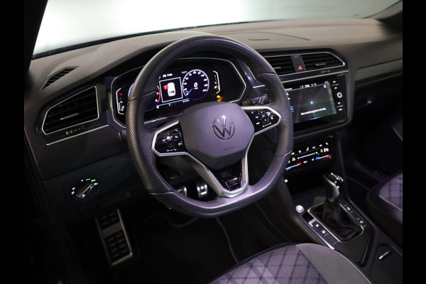 Volkswagen Tiguan Allspace 1.5 TSI R-Line Business 150 pk Automaat (DSG) | Verlengde garantie | Navigatie | Parkeersensoren | Matrix LED koplampen | Stoelverwarming | R-Line |