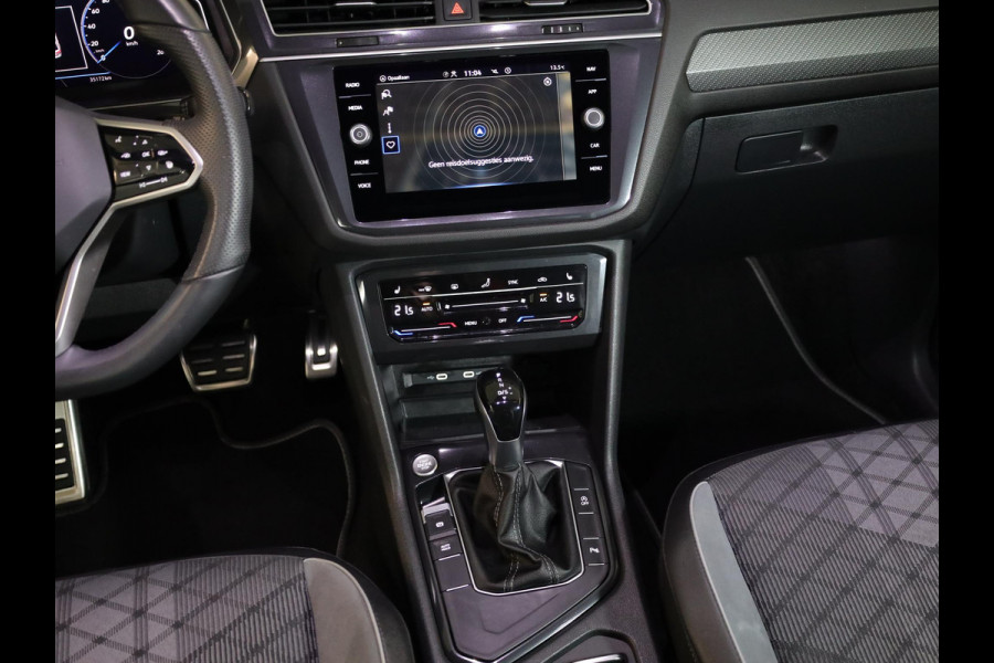Volkswagen Tiguan Allspace 1.5 TSI R-Line Business 150 pk Automaat (DSG) | Verlengde garantie | Navigatie | Parkeersensoren | Matrix LED koplampen | Stoelverwarming | R-Line |