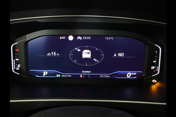 Volkswagen Tiguan Allspace 1.5 TSI R-Line Business 150 pk Automaat (DSG) | Verlengde garantie | Navigatie | Parkeersensoren | Matrix LED koplampen | Stoelverwarming | R-Line |