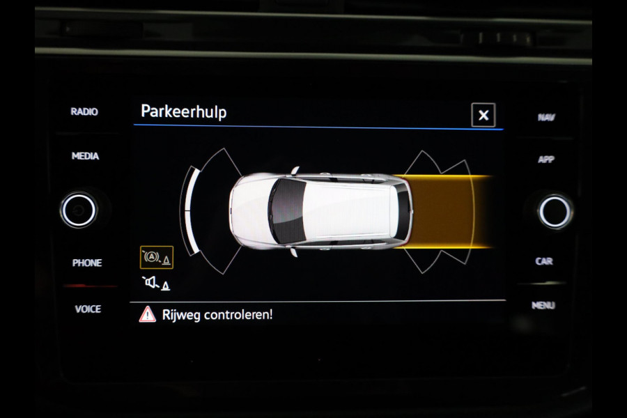 Volkswagen Tiguan Allspace 1.5 TSI R-Line Business 150 pk Automaat (DSG) | Verlengde garantie | Navigatie | Parkeersensoren | Matrix LED koplampen | Stoelverwarming | R-Line |