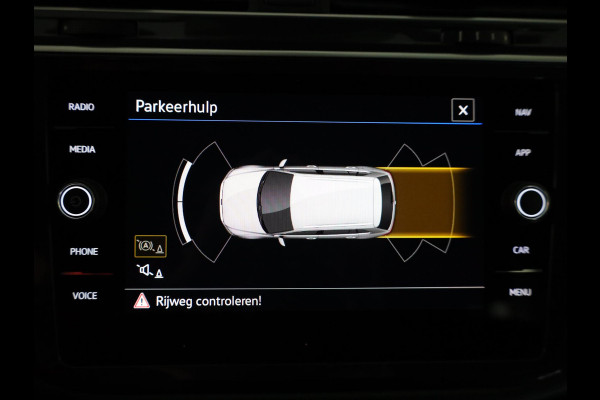 Volkswagen Tiguan Allspace 1.5 TSI R-Line Business 150 pk Automaat (DSG) | Verlengde garantie | Navigatie | Parkeersensoren | Matrix LED koplampen | Stoelverwarming | R-Line |