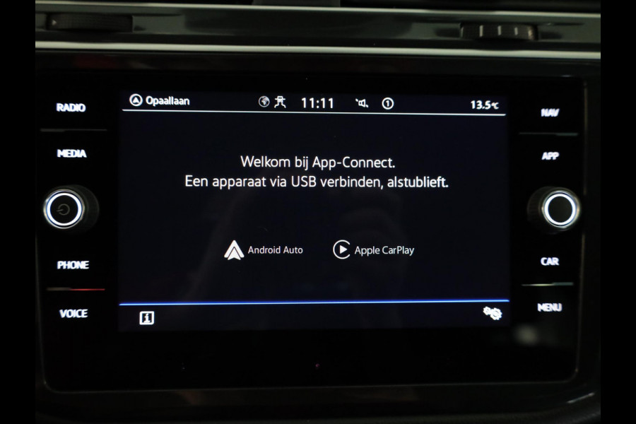 Volkswagen Tiguan Allspace 1.5 TSI R-Line Business 150 pk Automaat (DSG) | Verlengde garantie | Navigatie | Parkeersensoren | Matrix LED koplampen | Stoelverwarming | R-Line |