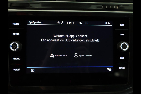 Volkswagen Tiguan Allspace 1.5 TSI R-Line Business 150 pk Automaat (DSG) | Verlengde garantie | Navigatie | Parkeersensoren | Matrix LED koplampen | Stoelverwarming | R-Line |