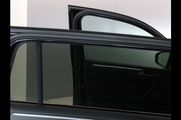 Volkswagen Tiguan Allspace 1.5 TSI R-Line Business 150 pk Automaat (DSG) | Verlengde garantie | Navigatie | Parkeersensoren | Matrix LED koplampen | Stoelverwarming | R-Line |