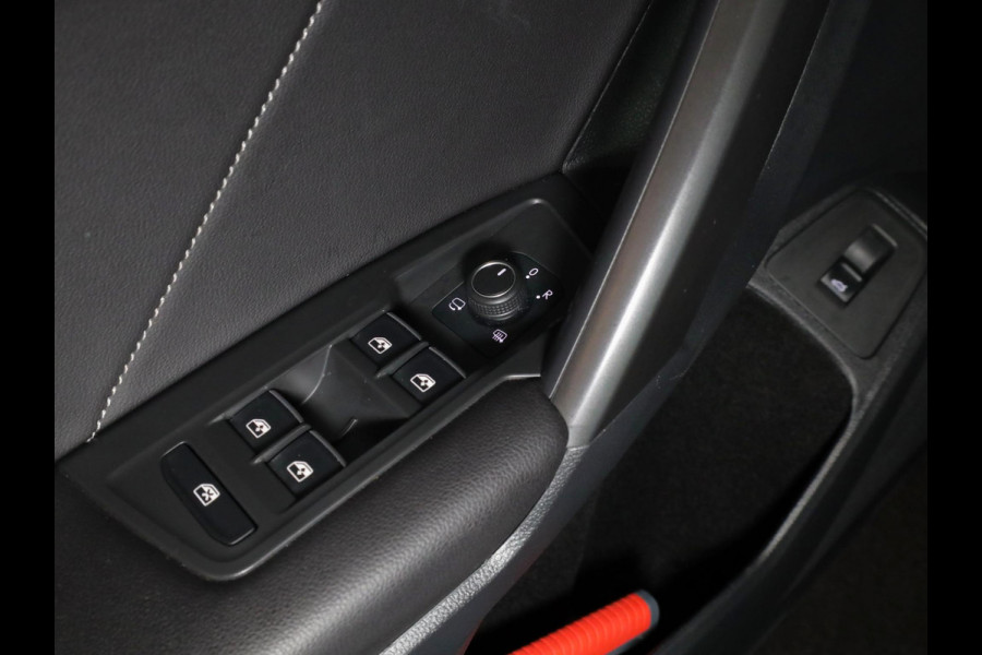 Volkswagen Tiguan Allspace 1.5 TSI R-Line Business 150 pk Automaat (DSG) | Verlengde garantie | Navigatie | Parkeersensoren | Matrix LED koplampen | Stoelverwarming | R-Line |
