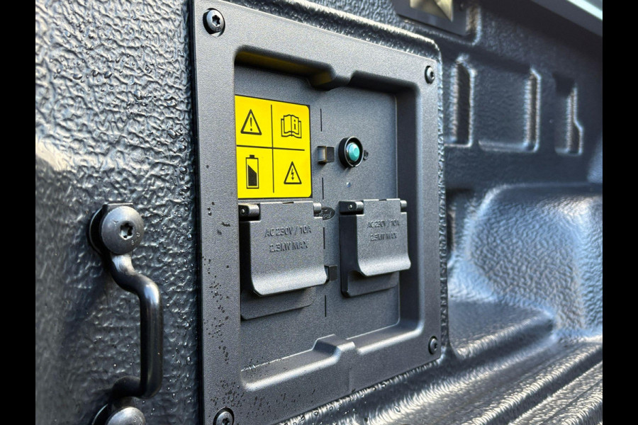 Ford Ranger 2.3 PHEV Stormtrak Double Cab 281pk | ZUID | 5 persoons! | Technology Pack Plus Trailer | Cargo Area Pack | Power Rollertop | Prijs excl. BTW incl. BPM | laadkabel mode 3 16A Ford Ranger 2.3 PHEV Stormtrak Double Cab 281pk | ZUID | 5 persoons! | Technology Pack Plus Trailer | Cargo Area Pack | Power Rollertop | Prijs excl. BTW incl. BPM | laadkabel mode 3 16A