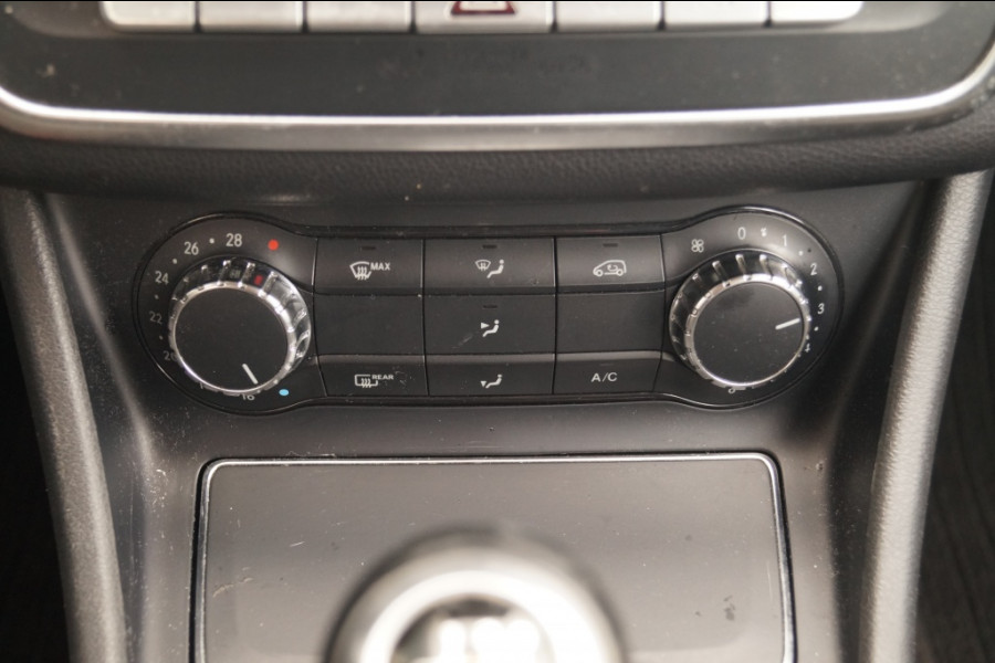 Mercedes-Benz CLA-Klasse 180d Edition -NAVI-AIRCO-PDC-CRUISE-