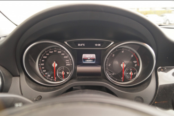 Mercedes-Benz CLA-Klasse 180d Edition -NAVI-AIRCO-PDC-CRUISE-