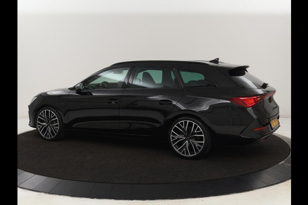 CUPRA Leon 1.4 e-Hybrid VZ | 245pk | Stoel & stuurverwarming | Adaptive cruise | Camera | Carplay | Navigatie | 19'' lichtmetalen velgen | Digital Cockpit | Sportstoelen | PHEV | Plug In