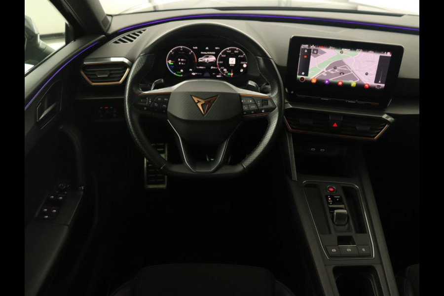 CUPRA Leon 1.4 e-Hybrid VZ | 245pk | Stoel & stuurverwarming | Adaptive cruise | Camera | Carplay | Navigatie | 19'' lichtmetalen velgen | Digital Cockpit | Sportstoelen | PHEV | Plug In