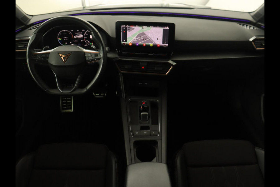 CUPRA Leon 1.4 e-Hybrid VZ | 245pk | Stoel & stuurverwarming | Adaptive cruise | Camera | Carplay | Navigatie | 19'' lichtmetalen velgen | Digital Cockpit | Sportstoelen | PHEV | Plug In