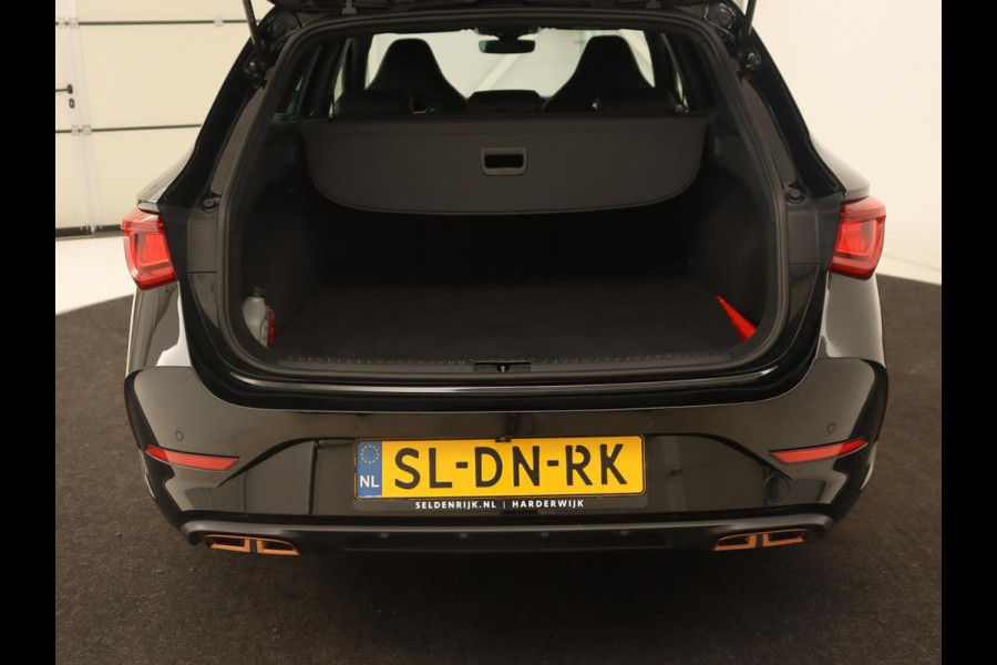 CUPRA Leon 1.4 e-Hybrid VZ | 245pk | Stoel & stuurverwarming | Adaptive cruise | Camera | Carplay | Navigatie | 19'' lichtmetalen velgen | Digital Cockpit | Sportstoelen | PHEV | Plug In