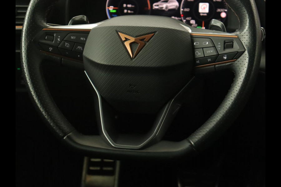 CUPRA Leon 1.4 e-Hybrid VZ | 245pk | Stoel & stuurverwarming | Adaptive cruise | Camera | Carplay | Navigatie | 19'' lichtmetalen velgen | Digital Cockpit | Sportstoelen | PHEV | Plug In