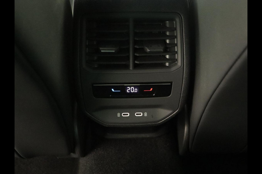 CUPRA Leon 1.4 e-Hybrid VZ | 245pk | Stoel & stuurverwarming | Adaptive cruise | Camera | Carplay | Navigatie | 19'' lichtmetalen velgen | Digital Cockpit | Sportstoelen | PHEV | Plug In