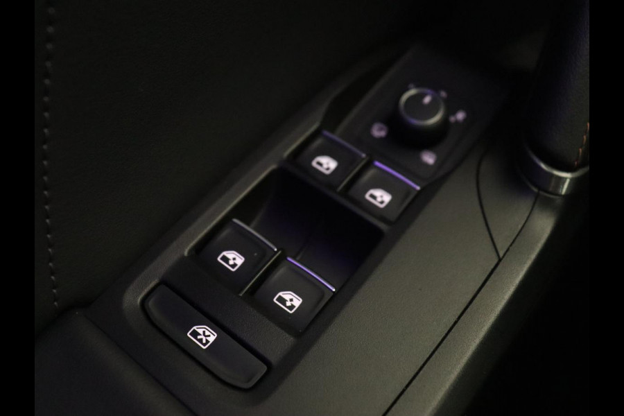 CUPRA Leon 1.4 e-Hybrid VZ | 245pk | Stoel & stuurverwarming | Adaptive cruise | Camera | Carplay | Navigatie | 19'' lichtmetalen velgen | Digital Cockpit | Sportstoelen | PHEV | Plug In